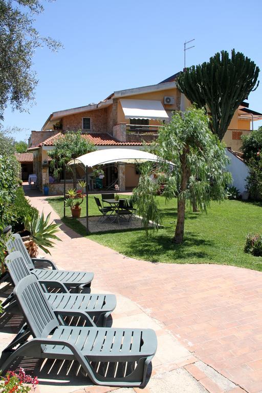 Sweet Home & Apartments Fontane Bianche Bagian luar foto