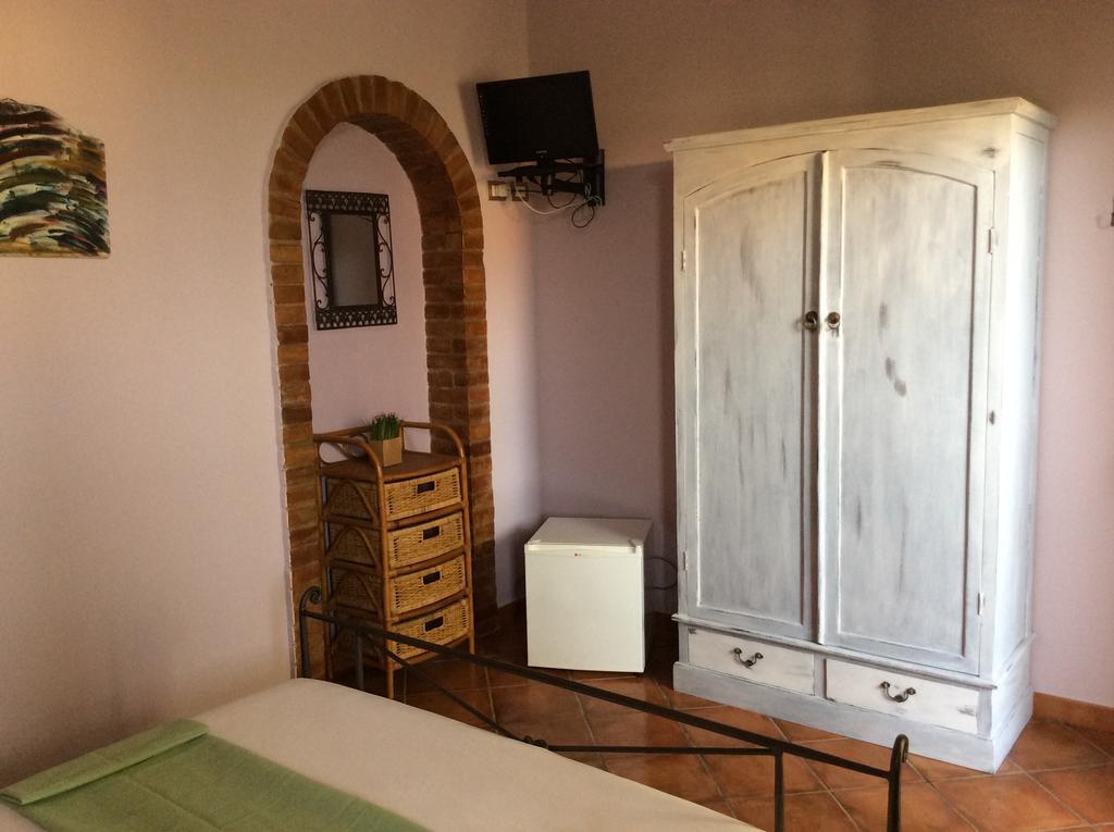 Sweet Home & Apartments Fontane Bianche Bagian luar foto
